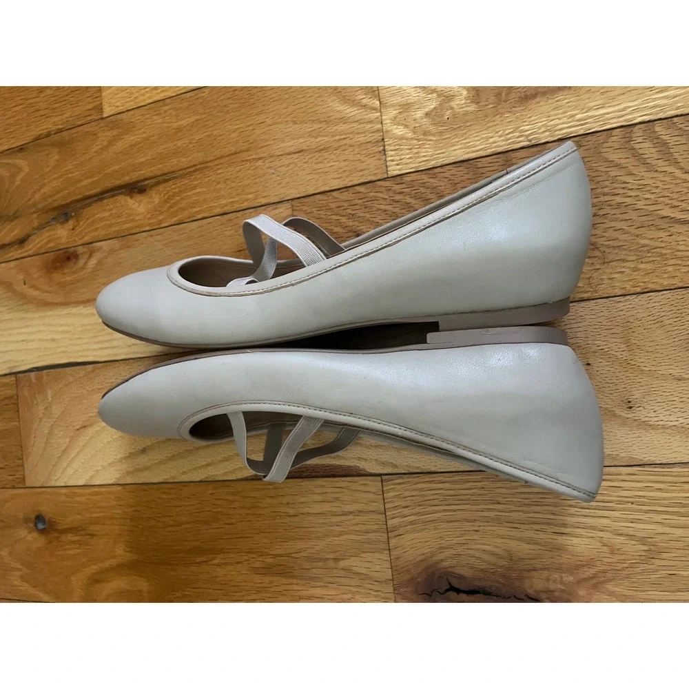 Saks Fifth Avenue Ballet Flats Nude Beige Size‎ 7